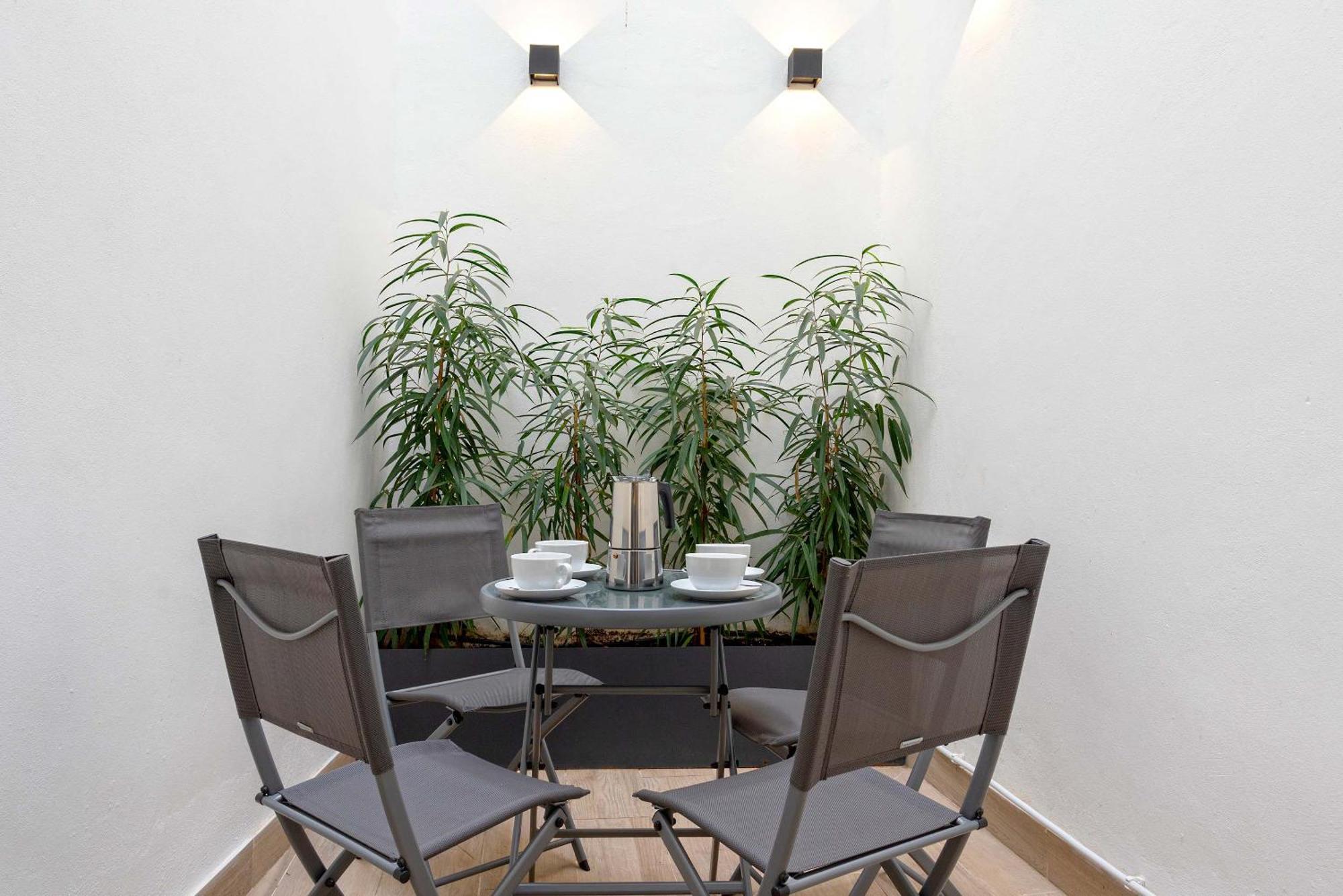 Genteel Home Museo Seville Luaran gambar